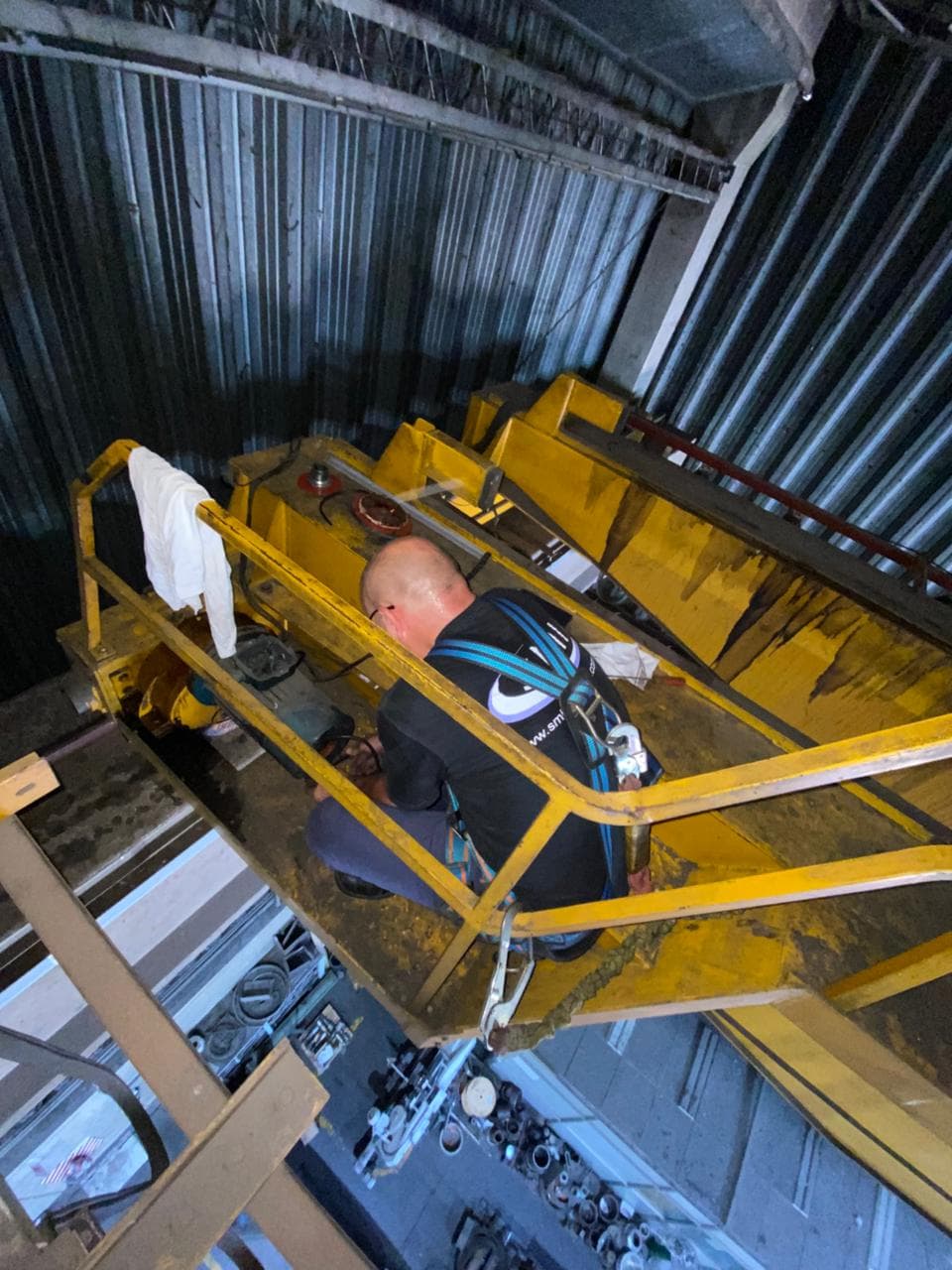 Extracción - Reparado con bobinado • Colocación freno con traslación