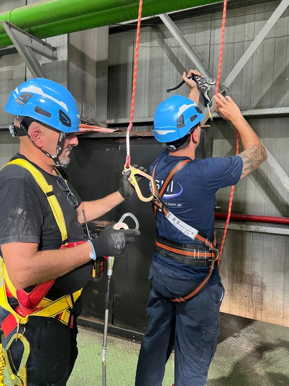 Equipo técnico SMI en planta